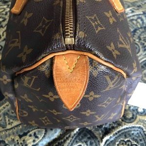 Authentic Louis Vuitton Speedy 40